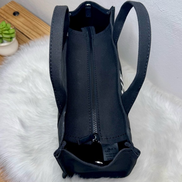 NWT Marc Jacobs The Tote Bag MEDIUM Purse Black Crossbody Canvas Zipper Travel - Picture 5 of 13
